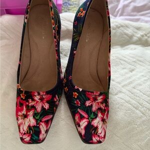 Arche Women's Floral Heels - Pink and Black